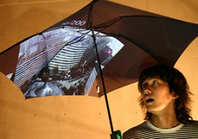 IT : The Internet Umbrella สนุกหรรษารับหน้าฝนกับร่มต่อเน็ตได้