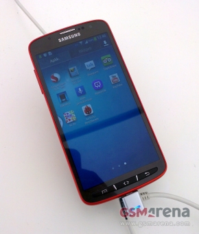 Android: มาแล้วภาพชัดๆ Samsung Galaxy S4 Active รุ่นกันน้ำได้!