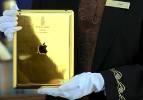 iPad: โรงแรมใน Dubai ให้ลูกค้าที่มาพักใช้ iPad เคลือบทองคำแท้ฟรี!