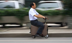 Gadget: สุดยอดลุงนักประดิษฐ์ที่จีนเปลี่ยนกระเป๋าเดินทางให้กลายเป็นสกู๊ตเตอร์!