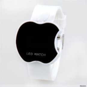 Gadget : ซื้อมาใส่เอาฮาได้อยู่ นาฬิกาดิจิตอลธรรมดาๆแต่ดีไซน์อยากจะเรียกว่า Apple Watch