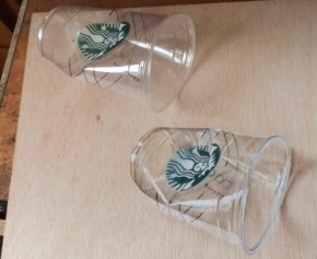 Photo: ให้ทายว่าแก้ว Starbucks สองใบนี้ อันไหนของจริงอันไหนรูปวาด! (มีคลิป)