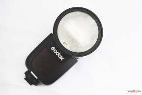 Review : Godox V1 แฟลชหัวกลมที่สร้างความฮือฮาตอนเปิดตัวด้วยดีไซน์ชนค่ายแพง!!!