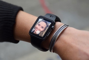 สุดล้ำ !! เมื่อ Apple จดสิทธิบัตรเพิ่มกล้องบนสาย Apple Watch !!