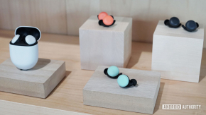 Google เพิ่มสีใหม่ Pixel Buds สีส้ม Oh So Orange และสีเขียว Quite Mint