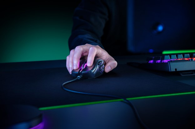 ถึงเวลาจู่โจม! พบกับ RAZER NAGA X - เมาส์เกม MMO ที่ดีที่สุด