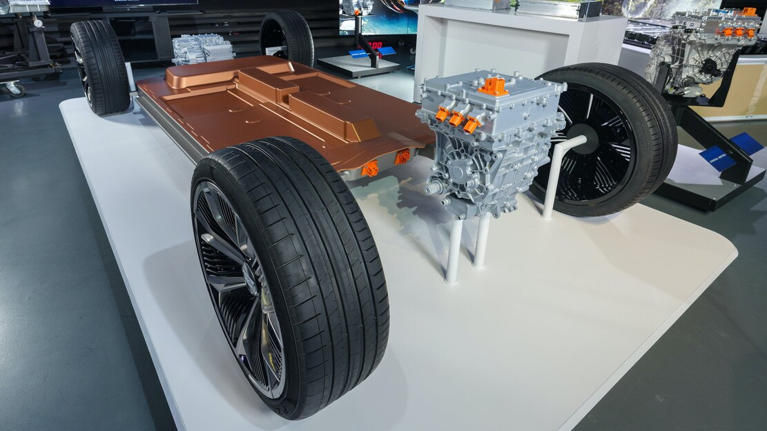 GM กำลังซุ่มพัฒนาแบตเตอรี่ lithium Metal ตั้งเป้าทำระยะได้ 960 กิโลเมตร