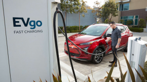 GM ประกาศเดินหน้า EV Go Fast Charging  สำหรับชาร์จแบตเตอรี่ ultuim