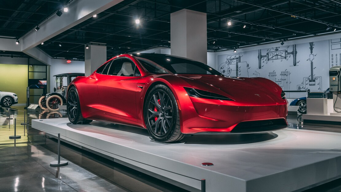 Tesla roadster Prototype ได้ออกโชว์ตัวแล้วที่ petersen automotive Museum