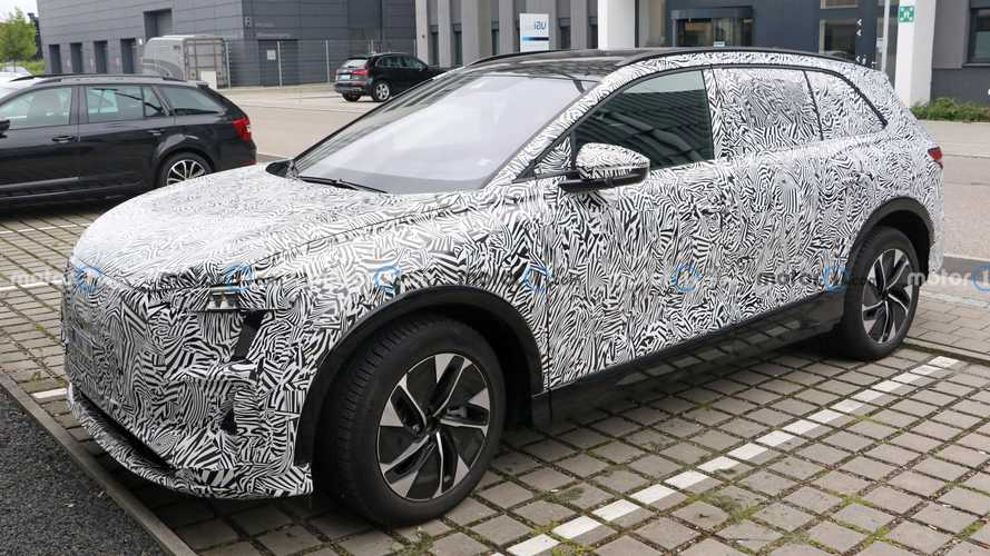 Audi Electric SUV ที่ยังไม่มีชื่อรุ่นอย่างแน่ชัดถูกจับภาพได้ขณะทดสอบคาดว่าจะเปิดตัวในอีก 6-9 เดือนข้างหน้า