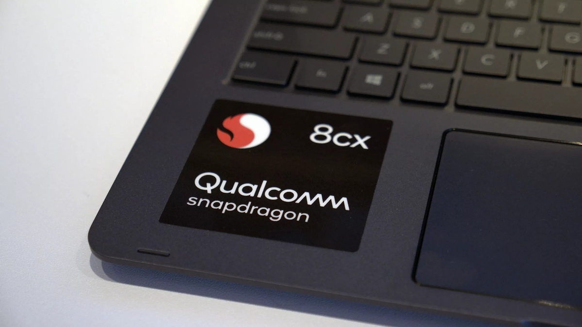 Qualcomm มองว่า laptop ที่ใช้ชิปประมวลของพวกเขาเองมีราคาสูงเกินไป