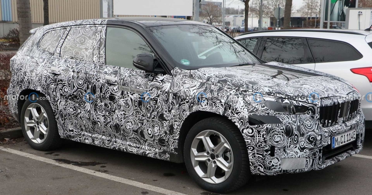 BMW iX1 รถยนต์ SUV Crossover ไฟฟ้าถูกจับภาพได้ในขณะจอดอยู่ที่ IKEA