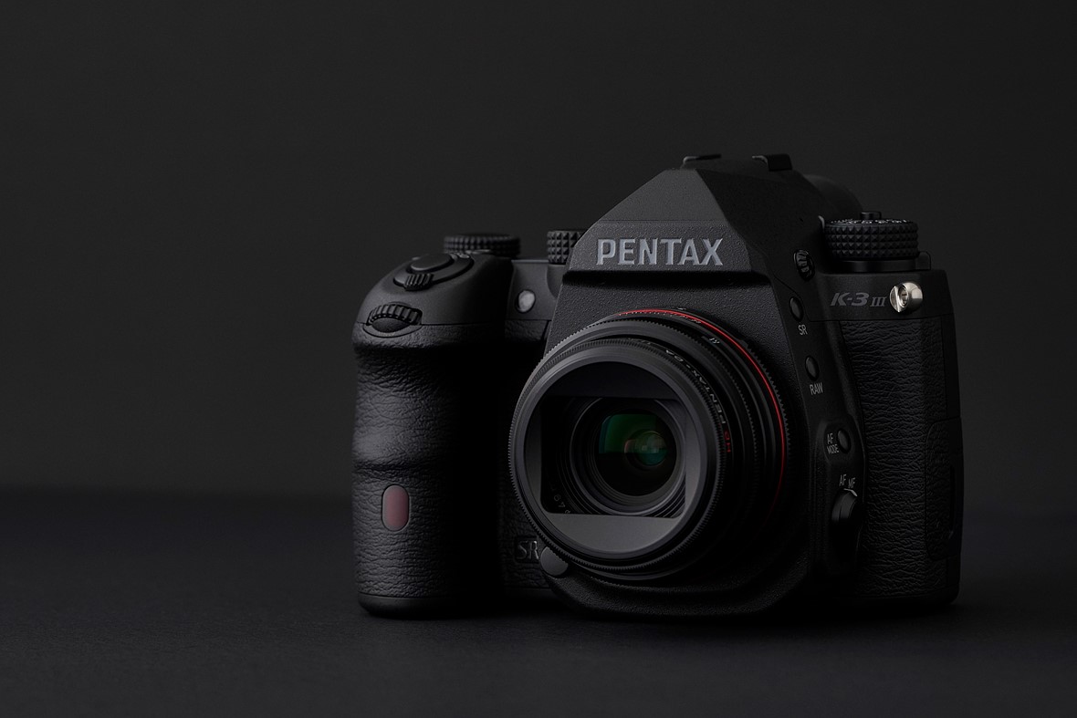 นี่สินะยุค Y2K เมื่อ Pentax ประกาศเปิดตัวกล้อง DSLR ที่ถ่ายได้แค่ขาวดำ กับ Pentax K-3 Mark III