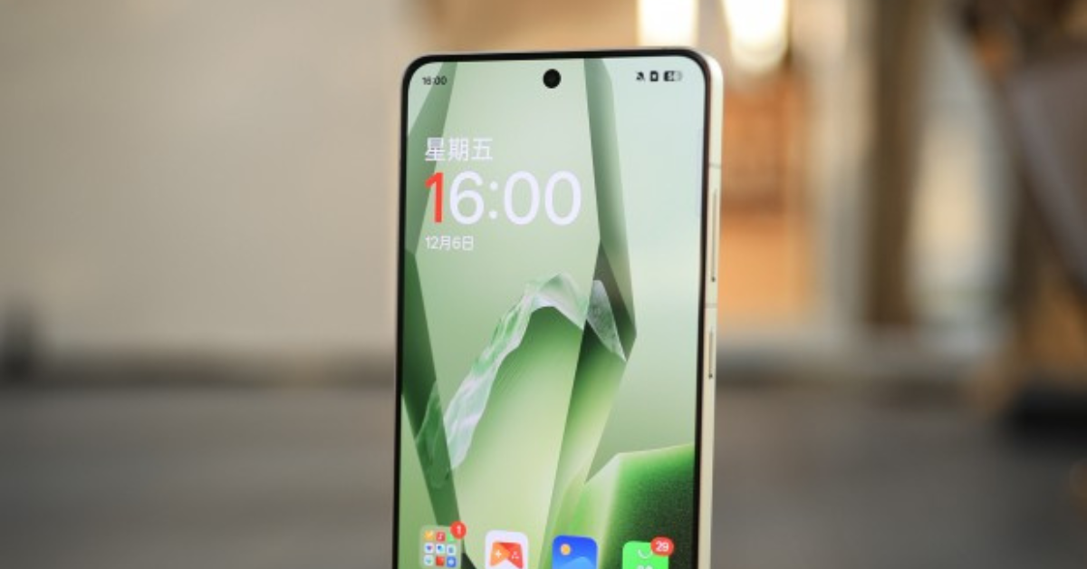 OnePlus Ace 5 เผยภาพเครื่องจริงจากผู้บริหาร โชว์ดีไซน์เครื่องสุดงาม ขอบหน้าจอบางมาก